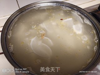 一碗让你心暖，美味鲜美的鸡汤萝卜面条，早餐来一份，简单！的做法步骤：3