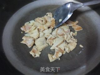 散花菜炒鸡胸肉的做法步骤：5