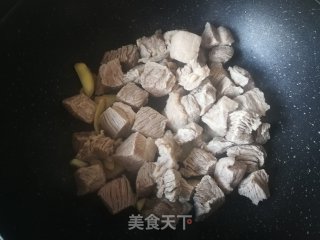 皱皮椒萝卜炖牛腩的做法步骤：6