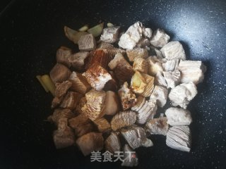 皱皮椒萝卜炖牛腩的做法步骤：7