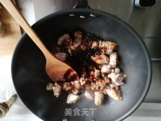 土豆烧鸡腿的做法步骤：3