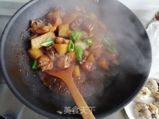 土豆烧鸡腿的做法步骤：7