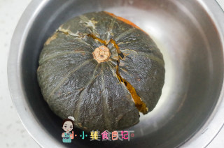 36个月以上辅食南瓜蜜桃麦片粥的做法步骤：1