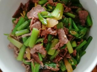 牛肉炒芹菜的做法步骤：15