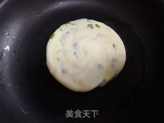 葱油饼的做法步骤：12