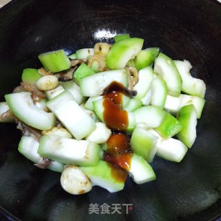 虾仁香菇焖冬瓜的做法步骤：6