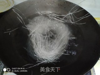 菠菜拌粉丝的做法步骤：1