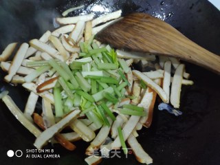 芹菜炒豆干的做法步骤：6