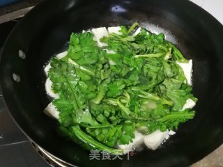 茼蒿豆腐汤的做法步骤：4