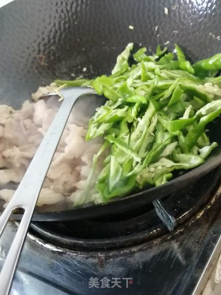 肉炒豆腐卷的做法步骤：14