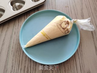 奶香浓郁的黄油小蛋糕的做法步骤：7