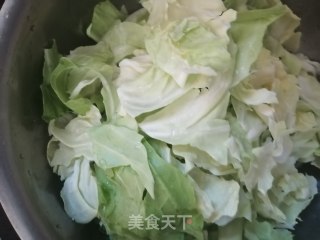 清炒包白菜的做法步骤：1