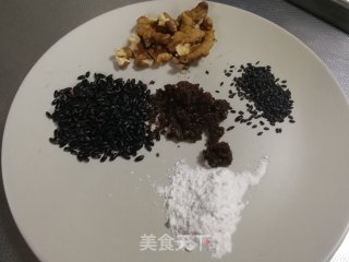 黑芝麻糊的做法步骤：1