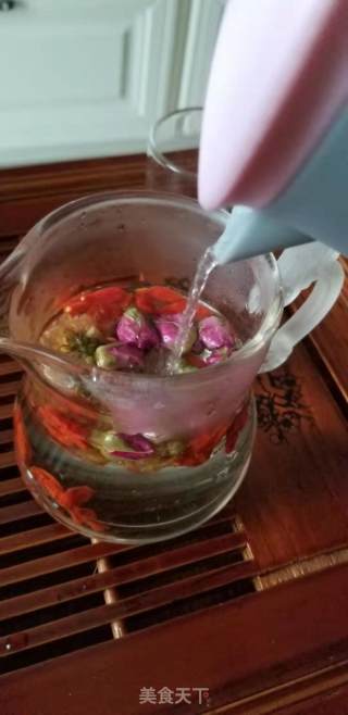 枸杞玫瑰菊花茶的做法步骤：4