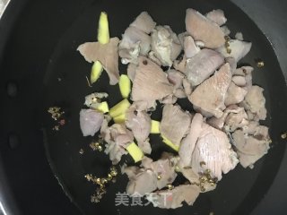 鸳鸯火锅羊肉汤的做法步骤：3