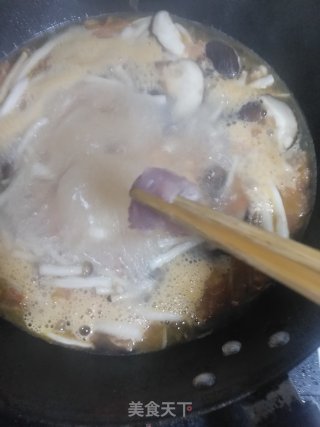 番茄菌菇肉片汤的做法步骤：9