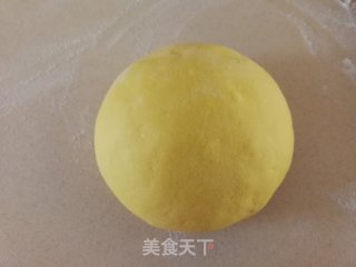 南瓜黑芝麻葱香花卷的做法步骤：2