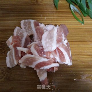 五花肉炒腐竹的做法步骤：2