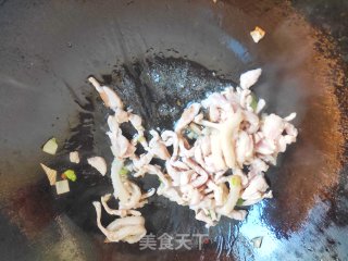 掌握这几点蒜苔炒肉轻松搞定：味道不比饭店差，大人小孩都喜欢吃的做法步骤：4