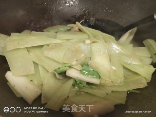 莴笋炒肉片的做法步骤：4