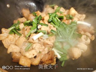 油豆腐炒五花肉的做法步骤：6