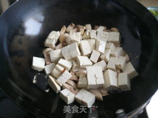 蘑菇烧豆腐的做法步骤：4