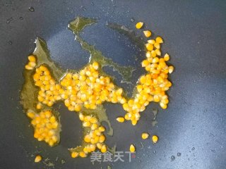 味道比电影院还好吃的简单快手爆米花：1大桶成本才几块钱的做法步骤：4