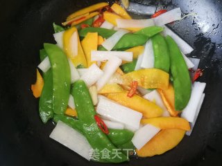 山药南瓜炒荷兰豆的做法步骤：11