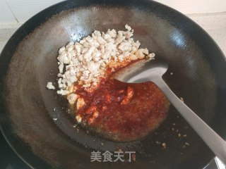 鸡肉蒜苗烧豆腐的做法步骤：3