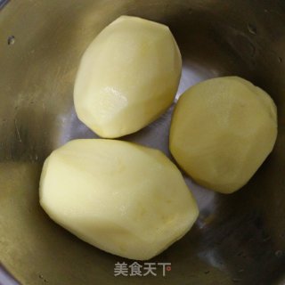 五花肉干豆腐炖土豆的做法步骤：1