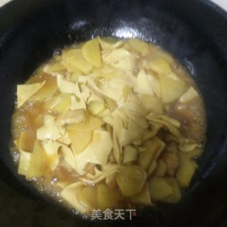 五花肉干豆腐炖土豆的做法步骤：6