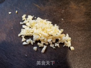 豆豉鲮鱼炒芥兰的做法步骤：2