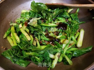 豆豉鲮鱼炒芥兰的做法步骤：7