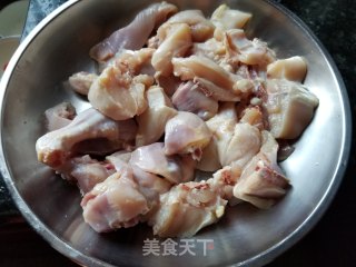 腊肠冬菇蒸鸡的做法步骤：2