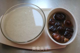 香菇腊肠糯米饭的做法步骤：1