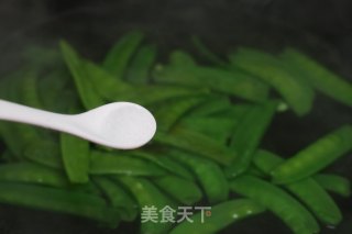 荷兰豆炒腊肠的做法步骤：6