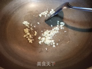 鱼饼炒芥兰的做法步骤：7