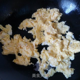 菠菜梗炒鸡蛋的做法步骤：3