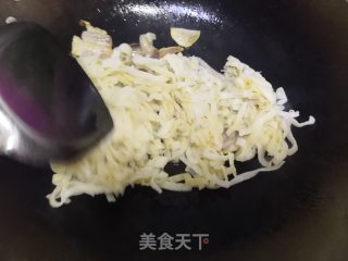 腊肉香蒜炒豆丝的做法步骤：6