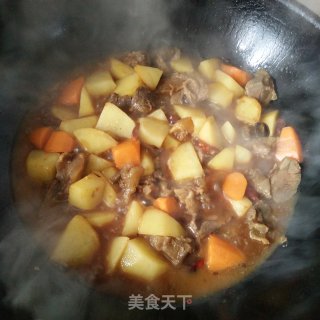 牛肉炖土豆胡萝卜的做法步骤：8