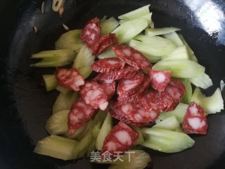 西芹炒腊肠的做法步骤：8