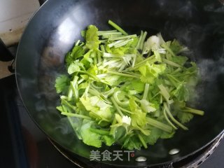 芹菜炒豆干的做法步骤：3