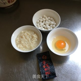 甜酒汤圆蛋花汤的做法步骤：1