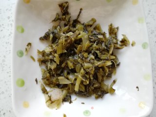 雪菜牛肉汤面的做法步骤：1