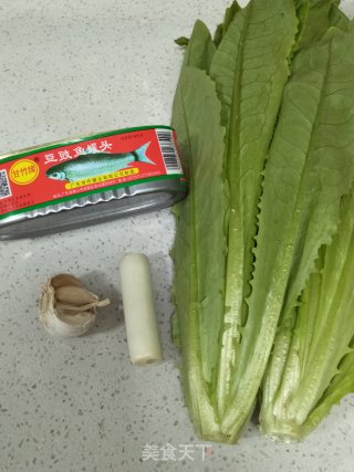 豆豉鱼炒油麦菜的做法步骤：1