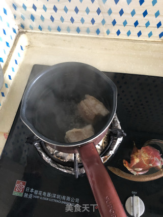 豆豉回锅肉炒青椒的做法步骤：1