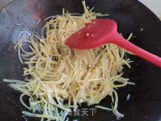 清肠美食  醋溜土豆丝的做法步骤：6