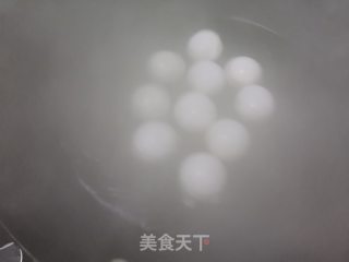 米酒芝麻汤圆的做法步骤：3