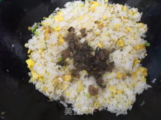 大葱鸡蛋炒饭的做法步骤：6