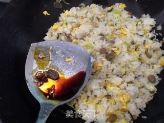 大葱鸡蛋炒饭的做法步骤：8